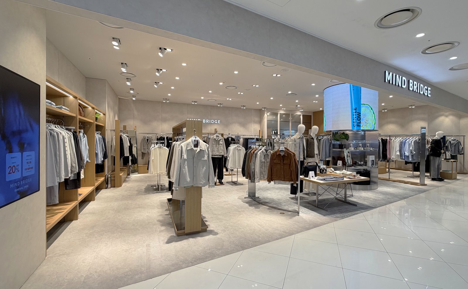 Mind Bridge storefront at Shinsegae Times Square with clothing displays and signage